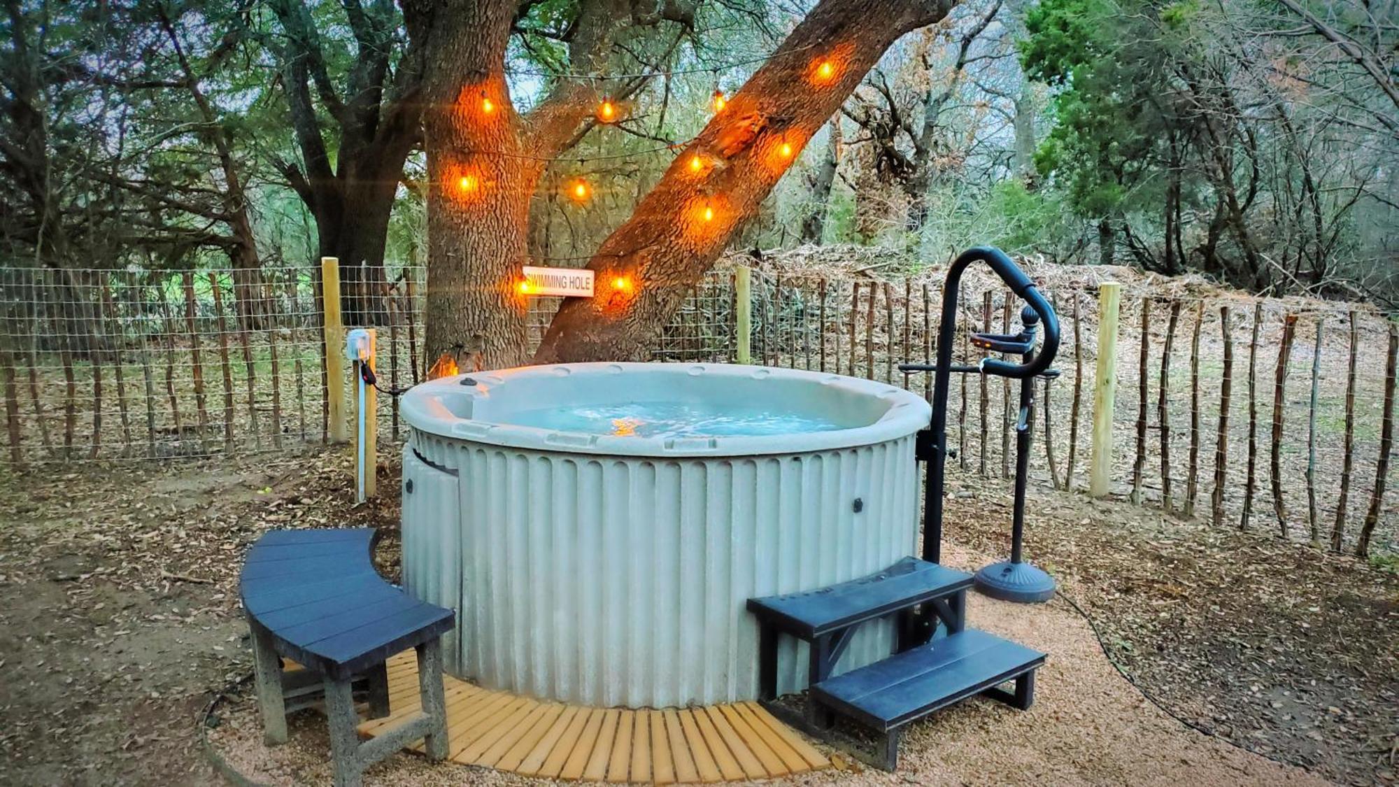 The Lonely Bull Luxury Container Home On 5 Acres ويذرفورد المظهر الخارجي الصورة